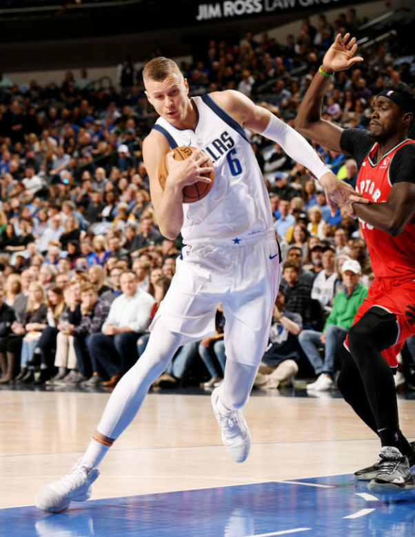 FB体育入口-风云突变！皇家马德里清晨手感冰凉，荷甲版图或变，震撼外界，赛程密集仍需轮换 